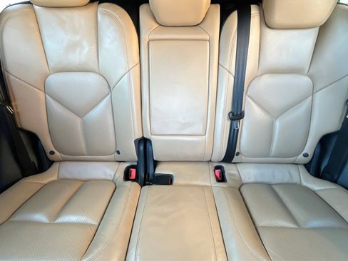 Used 2016 Porsche Cayenne image 22