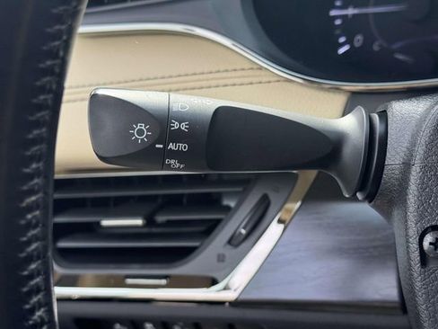 Used 2018 Toyota Avalon Limited w/ Protection Package image 30