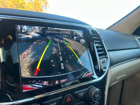 Used 2021 Jeep Grand Cherokee Limited image 10