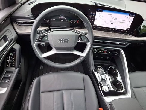 Certified 2025 Audi Q5 Premium w/ Convenience Package AWD/4WD image 11