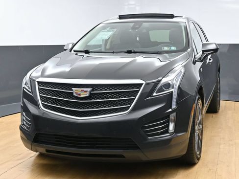 Used 2018 Cadillac XT5 Luxury w/ LPO, Black Ice Package AWD/4WD image 5