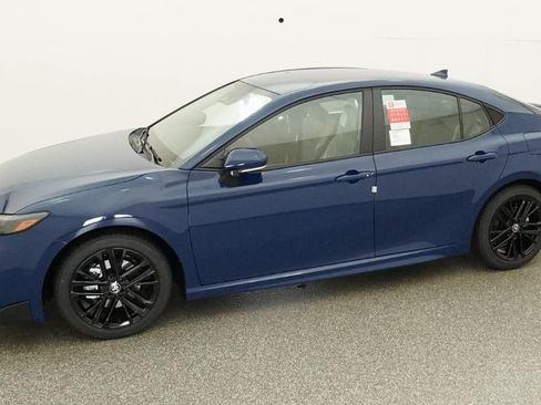 New 2026 Toyota Camry SE FWD image 2