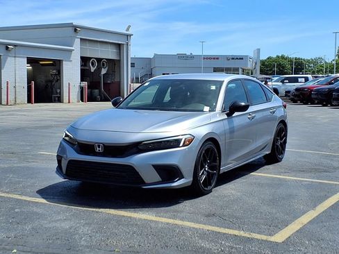 Used 2022 Honda Civic Sport image 2