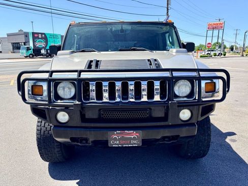 Used 2004 HUMMER H2 w/ Preferred Equipment Group AWD/4WD image 9