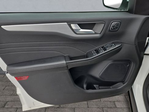 Certified 2023 Ford Escape Platinum image 10