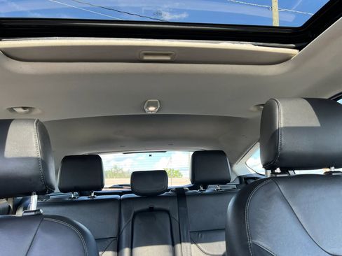 Used 2017 Ford Focus Titanium FWD image 16