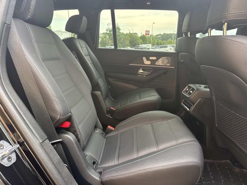 Used 2025 Mercedes-Benz GLS 580 4MATIC image 12