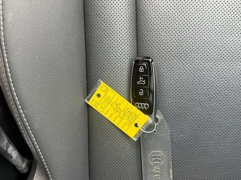 Used 2021 Audi Q8 Prestige w/ Prestige Package image 31