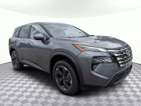 Used 2025 Nissan Rogue SV AWD/4WD image 2