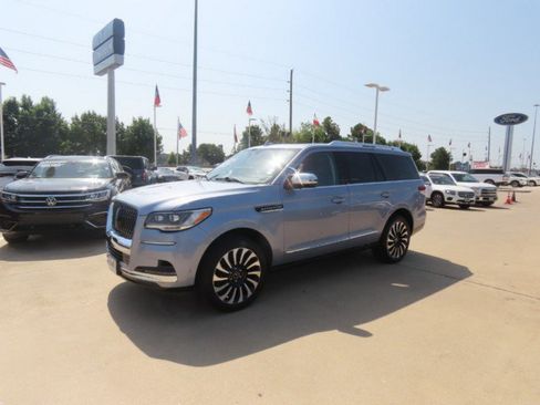 Used 2022 Lincoln Navigator Black Label AWD/4WD image 2