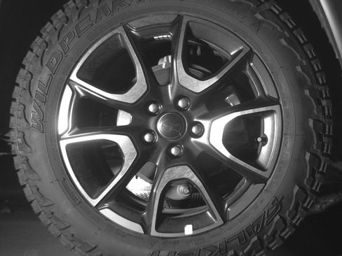 Used 2025 Jeep Compass Trailhawk AWD/4WD image 15