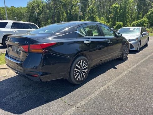 Used 2023 Nissan Altima 2.5 SV image 4