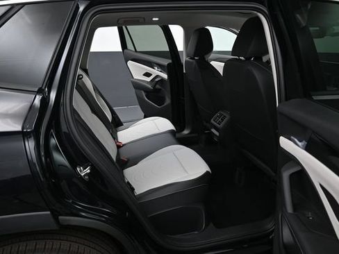 New 2026 Volkswagen Tiguan SE AWD/4WD image 13