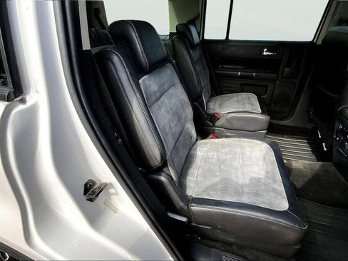 Used 2011 Ford Flex Titanium image 18