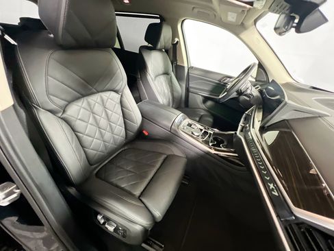Used 2024 BMW X7 xDrive40i image 31