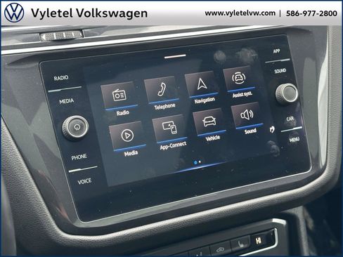 Used 2021 Volkswagen Tiguan SE R-Line image 27