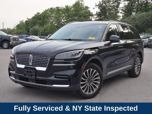 Used 2024 Lincoln Aviator AWD w/ Premium Package image 2
