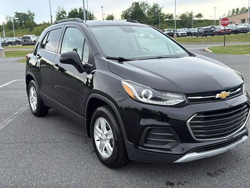 Used 2020 Chevrolet Trax LT w/ Driver Confidence Package AWD/4WD image 1