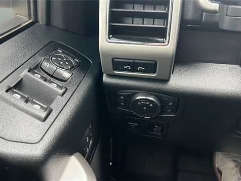 Used 2020 Ford F150 Lariat w/ Equipment Group 502A Luxury image 32