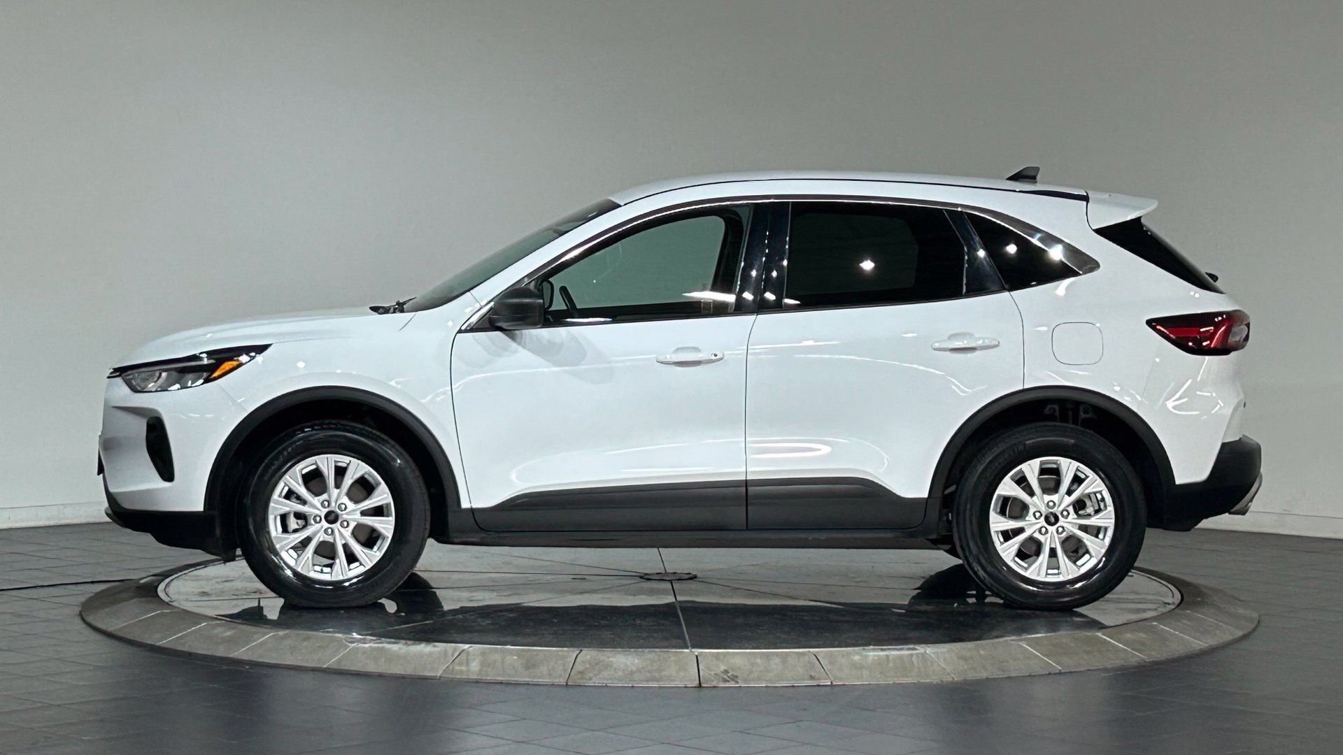 Used 2024 Ford Escape Active AWD/4WD image 6