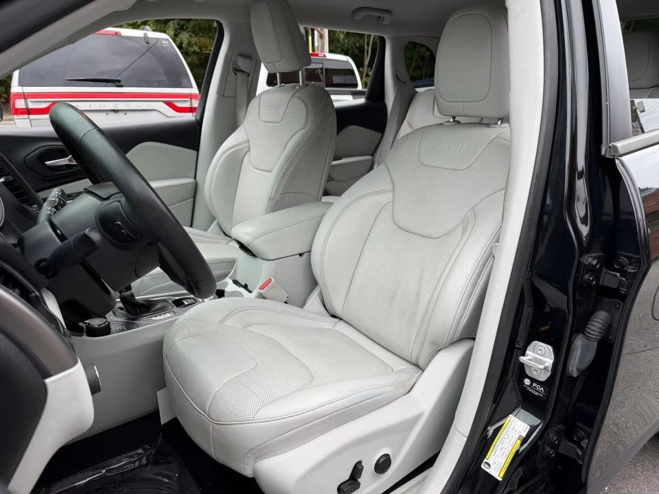 Used 2022 Jeep Cherokee Latitude Lux AWD/4WD image 9