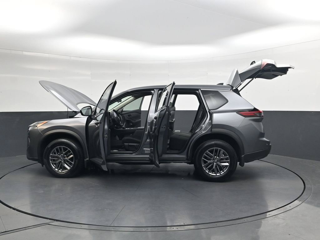 Used 2025 Nissan Rogue S FWD image 41