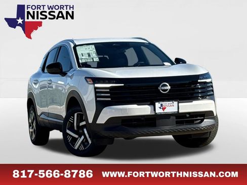 Used 2026 Nissan Kicks SV w/ Charging Package FWD image 1