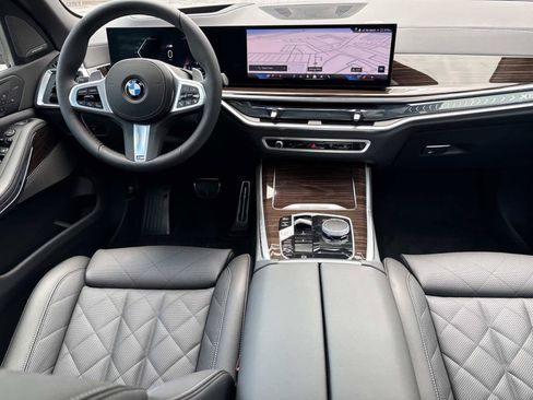 New 2026 BMW X5 xDrive40i w/ M Sport Package AWD/4WD image 17