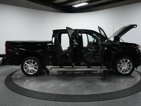 Used 2024 Chevrolet Silverado 1500 High Country w/ High Country Premium Package image 13