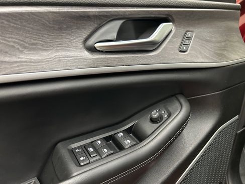 Used 2022 Jeep Grand Cherokee Limited 4xe w/ Luxury Tech Group II image 26