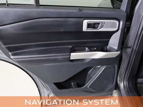 Used 2023 Ford Explorer Limited AWD/4WD image 17