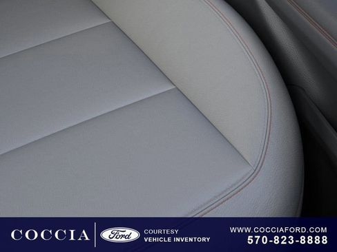 New 2026 Ford Explorer Active w/ Active Comfort Package image 16