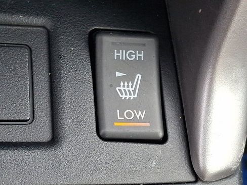 Used 2017 Subaru Forester 2.5i Premium image 23