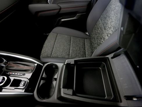 Used 2024 Chevrolet Colorado Z71 w/ Z71 Convenience Package 2 image 34