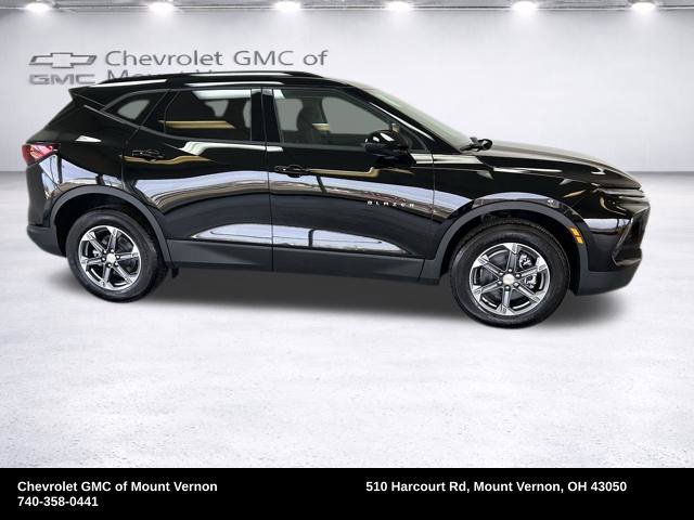 Used 2025 Chevrolet Blazer LT w/ Convenience Package FWD image 2