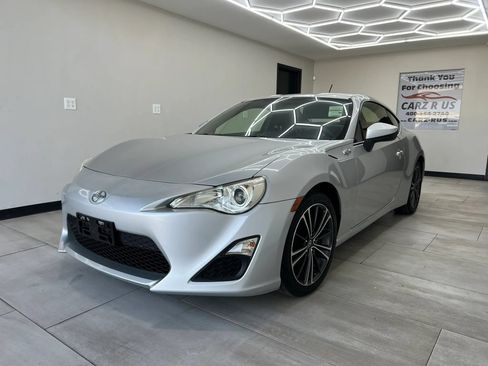 Used 2014 Scion FR-S RWD image 1