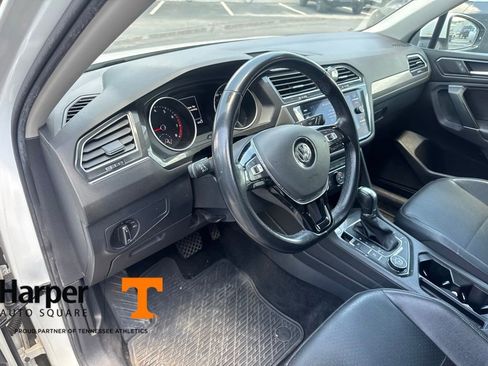 Used 2018 Volkswagen Tiguan SE w/ Panoramic Sunroof Package AWD/4WD image 13