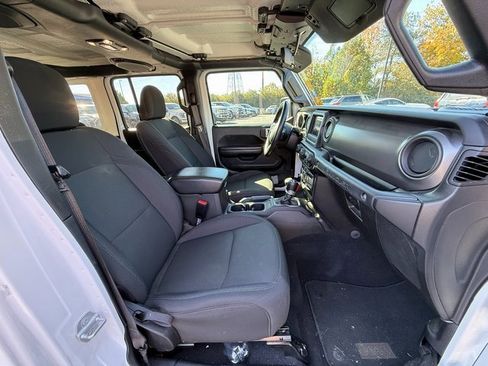 Used 2021 Jeep Wrangler Unlimited Sport image 13