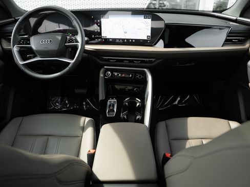 Certified 2025 Audi Q5 Premium w/ Convenience Package image 8