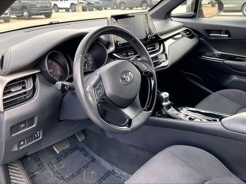 Used 2019 Toyota C-HR XLE image 13