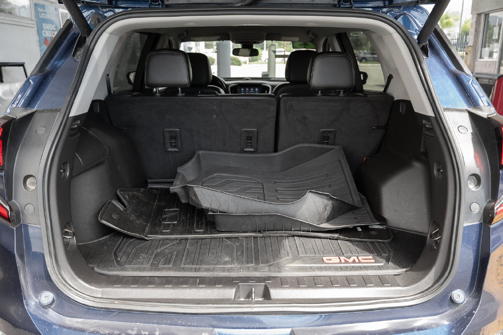 Used 2023 GMC Terrain SLT AWD/4WD image 39