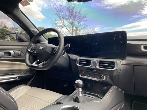 Used 2024 Ford Mustang GT Premium image 6