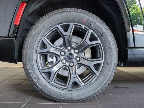New 2026 Jeep Grand Wagoneer L Limited AWD/4WD image 19