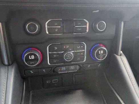 Used 2022 Chevrolet Tahoe Z71 w/ Luxury Package image 22