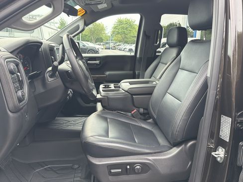 Used 2019 Chevrolet Silverado 1500 RST AWD/4WD image 16