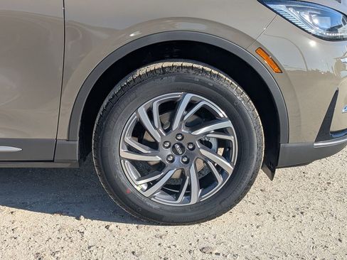 New 2025 Lincoln Corsair FWD w/ Equipment Group 101A image 11