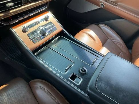 Used 2020 Lincoln Aviator Reserve w/ Equipment Group 202A AWD/4WD image 16