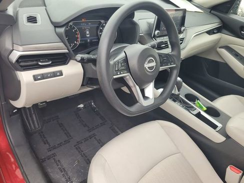 Certified 2025 Nissan Altima 2.5 SV FWD image 12