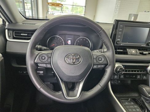 Used 2021 Toyota RAV4 XLE Premium AWD/4WD image 19