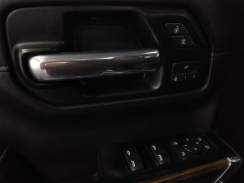 Used 2019 Chevrolet Silverado 1500 High Country image 28